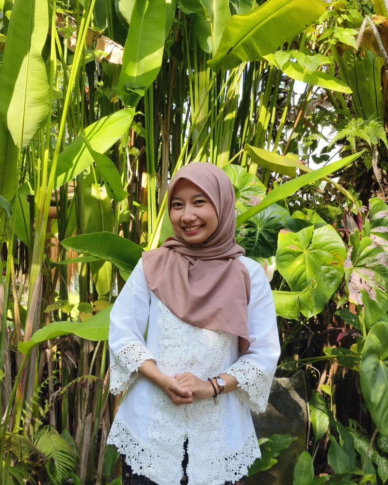 Elviana Feby Dwijayanti, Primary Assistant Teacher